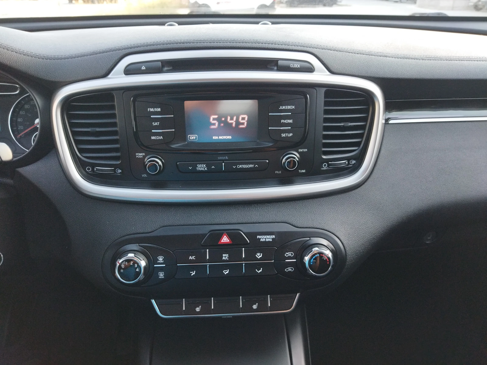 Kia Sorento 2.4 AWD, снимка 13 - Автомобили и джипове - 56446450