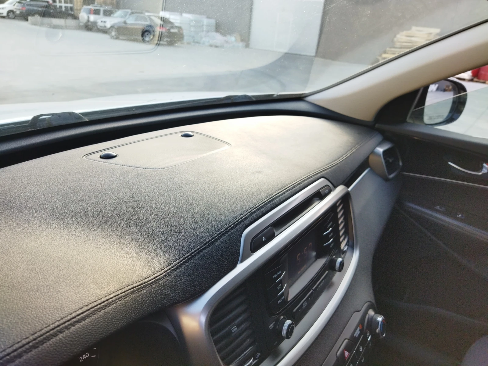 Kia Sorento 2.4 AWD, снимка 15 - Автомобили и джипове - 56446450
