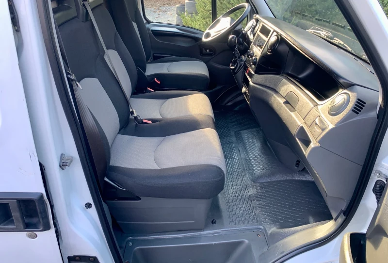 Iveco Daily 197км* MAXI XXL 4.70* КЛИМА* БАГАЖНИК* СЕРВИЗНА КН, снимка 13 - Бусове и автобуси - 53570352