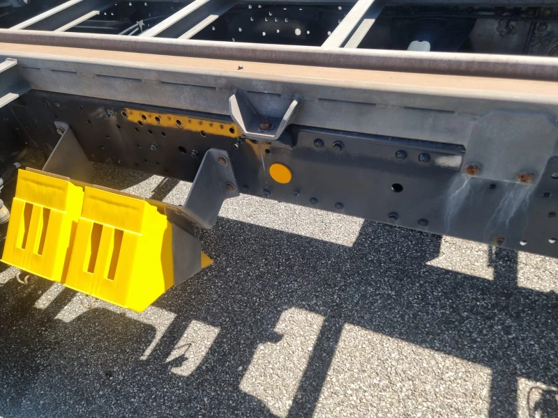 Iveco 120 E 28 -Контейнеровоз, снимка 9 - Камиони - 51682568