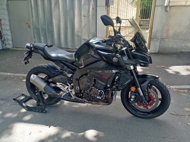 Yamaha Mt-10 Като нов, реални км сервизна история!!! , снимка 2 - Мотоциклети и мототехника - 46168624