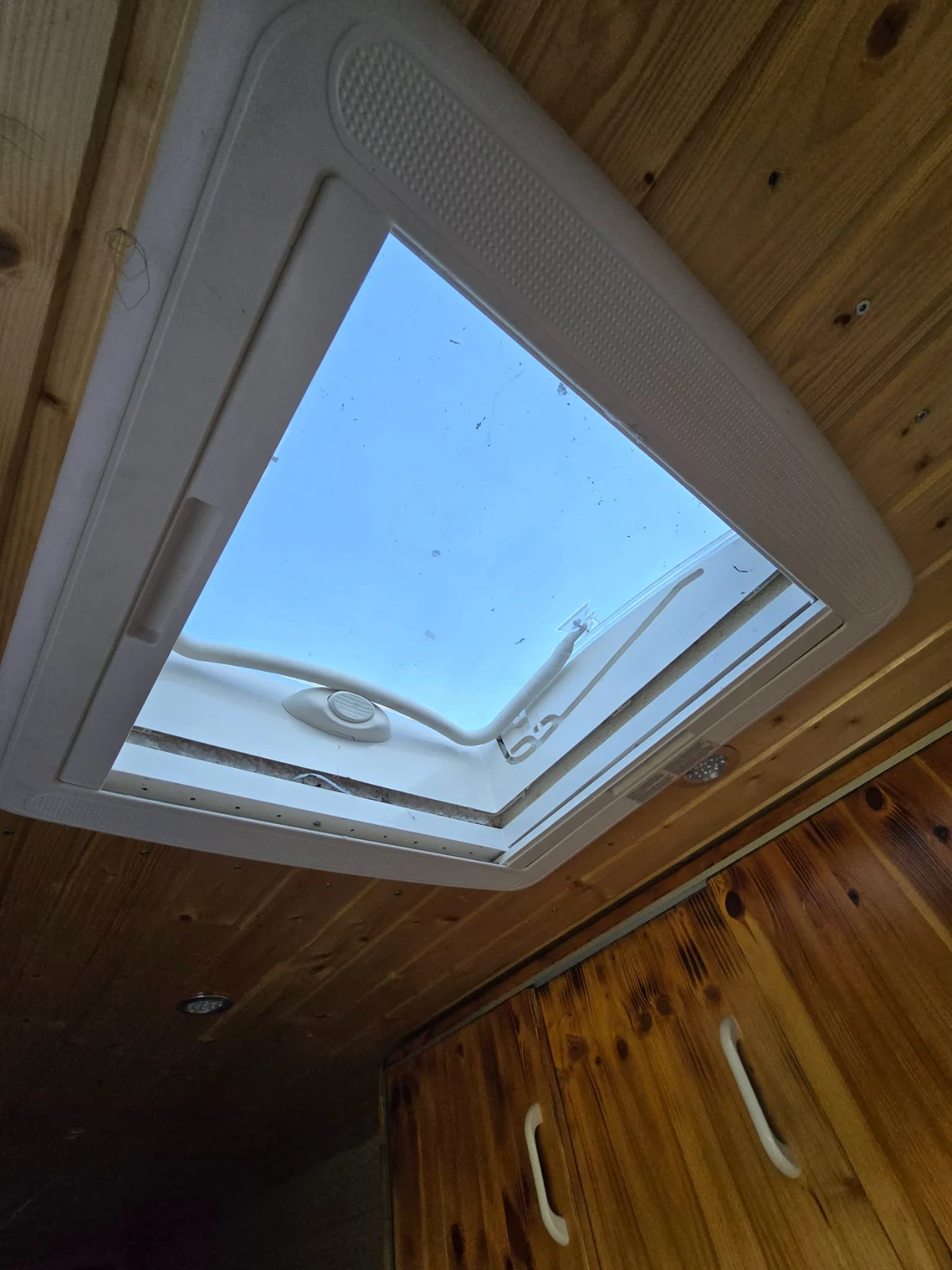 Кемпер VW Krafter, снимка 7 - Каравани и кемпери - 54360000