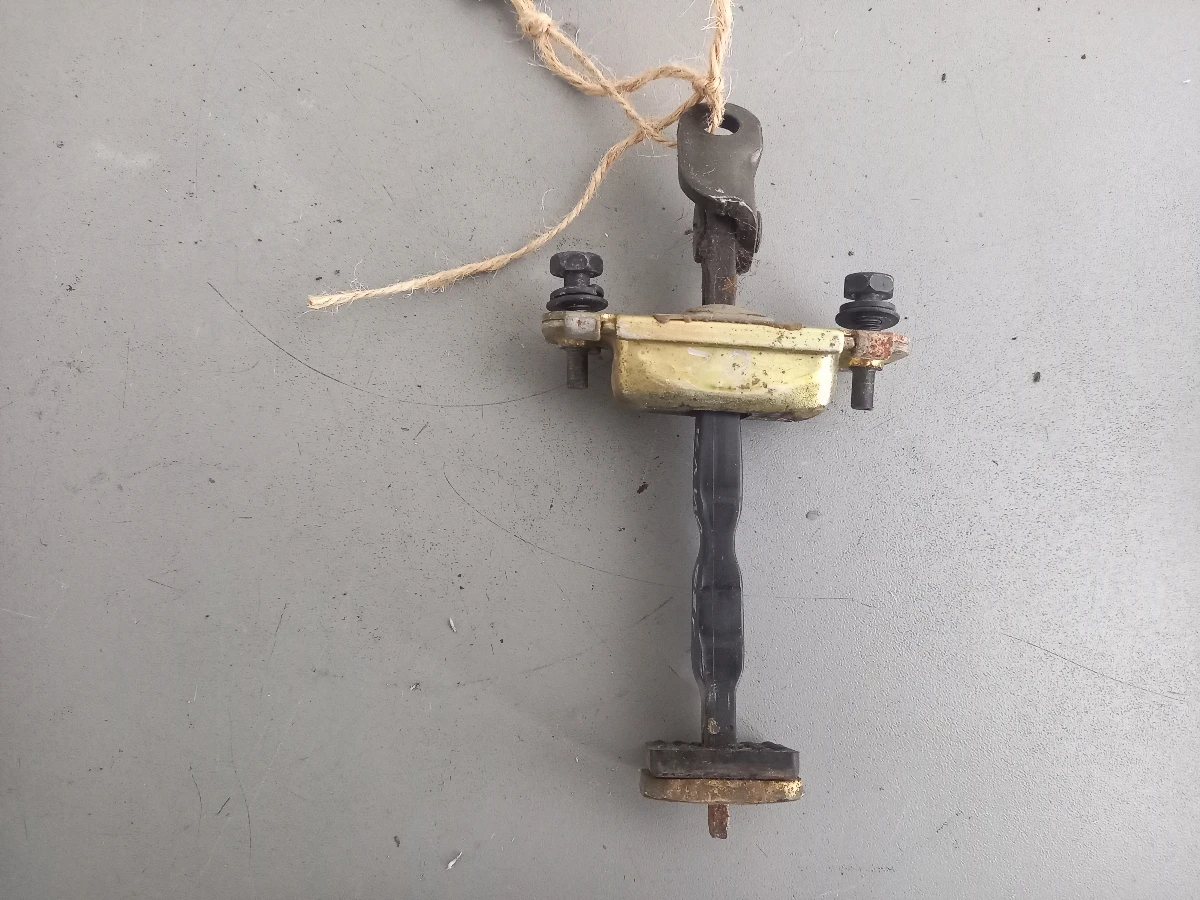 Панта врата задна дясна ограничителна Рено Клио 4врати 