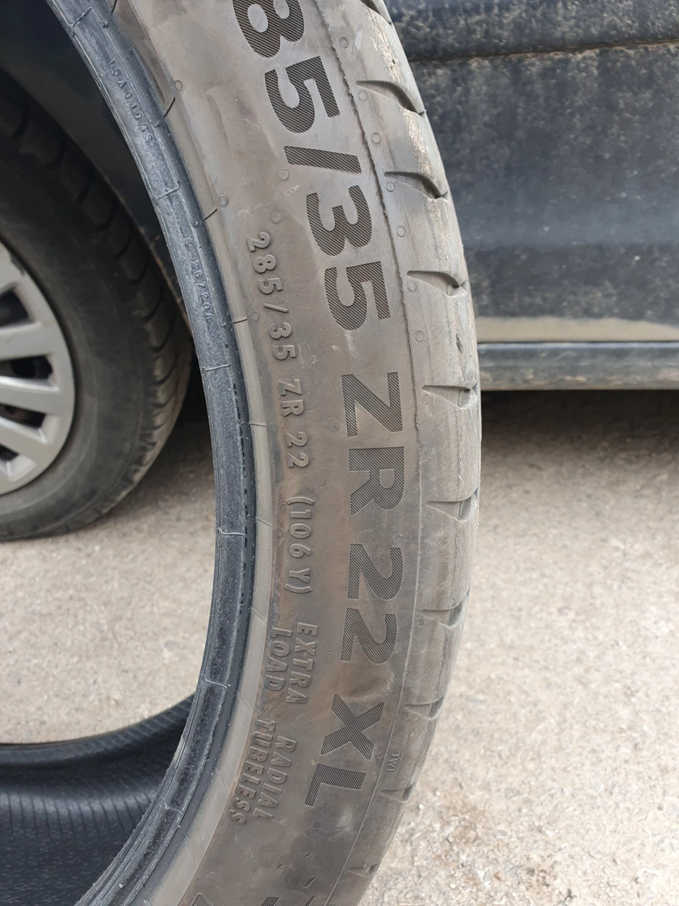 Гуми Летни 285/35R22, снимка 5 - Гуми и джанти - 54041433