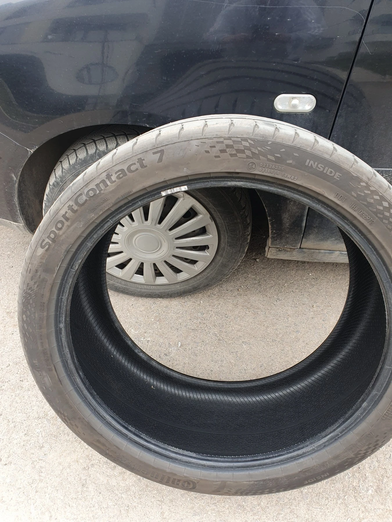 Гуми Летни 285/35R22