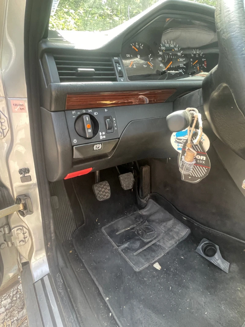 Mercedes-Benz E 200 W124, снимка 10 - Автомобили и джипове - 47346135