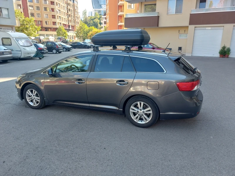 Toyota Avensis 2.0 /124 кс., снимка 2 - Автомобили и джипове - 46898657