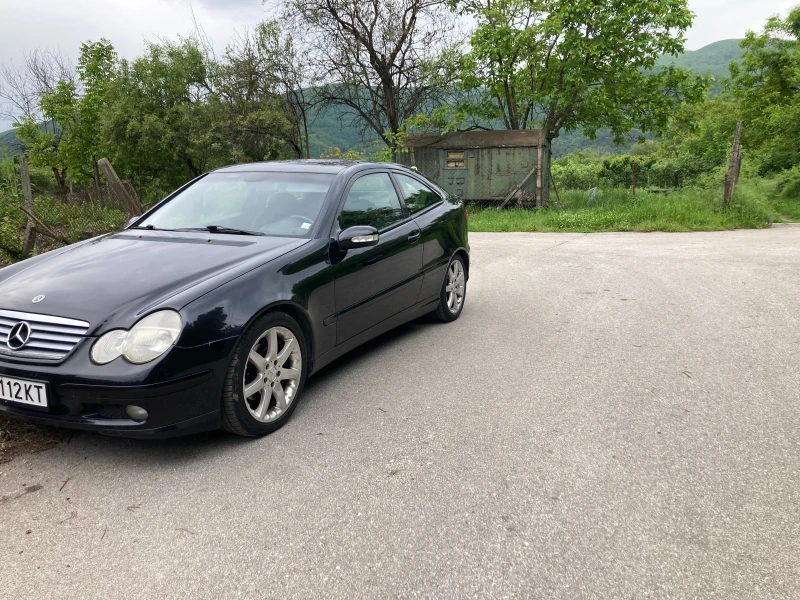 Mercedes-Benz C 180 Компресор, снимка 4 - Автомобили и джипове - 49536285