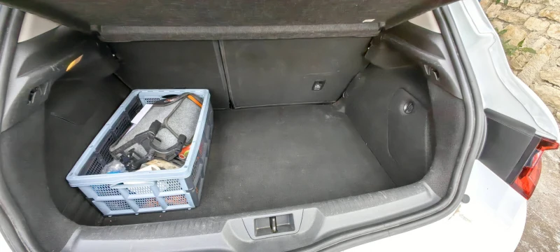 Renault Megane, снимка 8 - Автомобили и джипове - 52493335