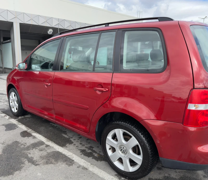 VW Touran, снимка 4 - Автомобили и джипове - 52876031