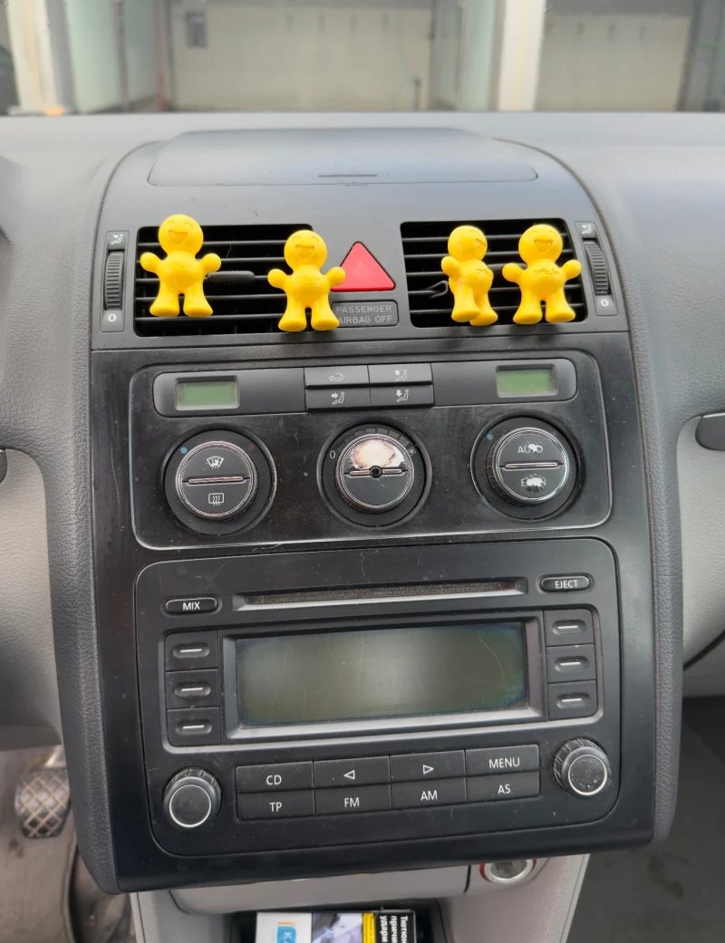 VW Touran, снимка 5 - Автомобили и джипове - 52876031