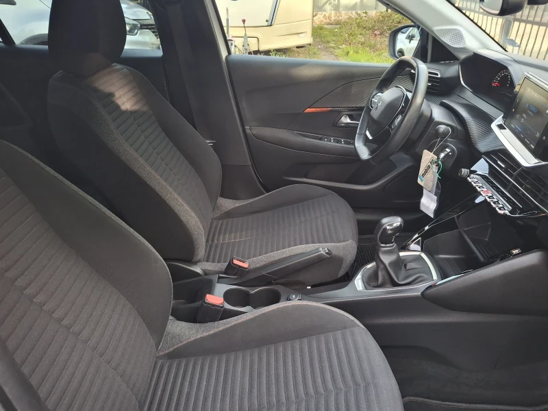 Peugeot 208 1.2 PureTech, снимка 12 - Автомобили и джипове - 52131146