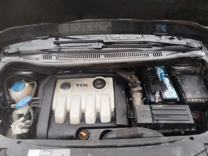 VW Touran, снимка 6 - Автомобили и джипове - 52554904