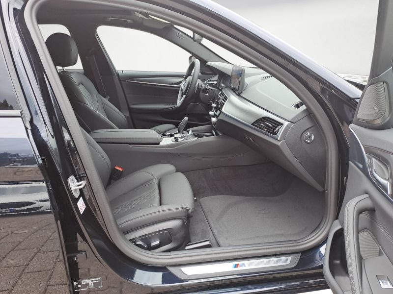 BMW 530 i xDrive = M-Sport Pro= Гаранция, снимка 8 - Автомобили и джипове - 46432841