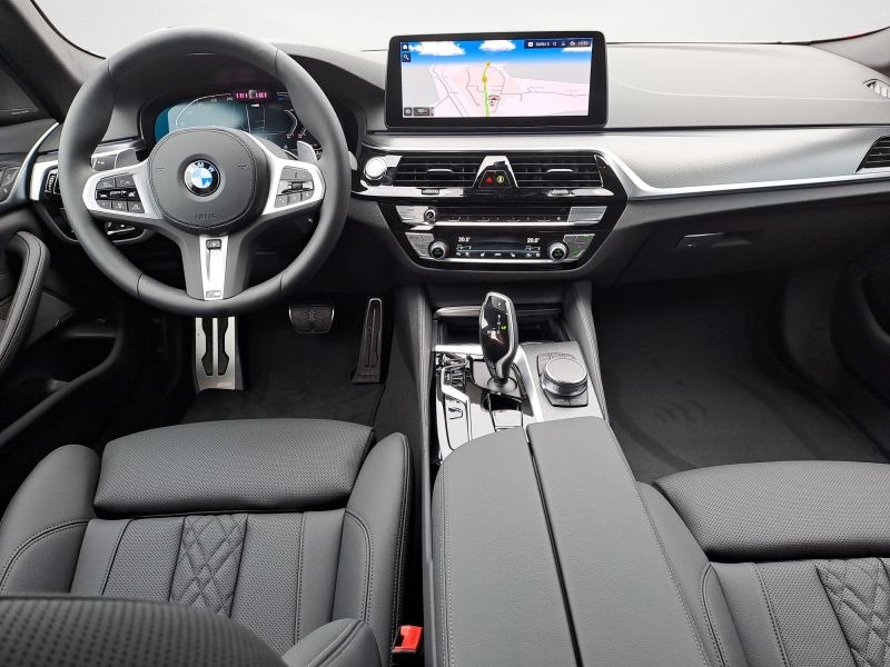 BMW 530 i xDrive = M-Sport Pro= Гаранция, снимка 7 - Автомобили и джипове - 46432841