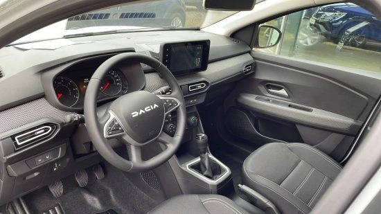 Dacia Jogger 1.0TCE, снимка 7 - Автомобили и джипове - 48272781