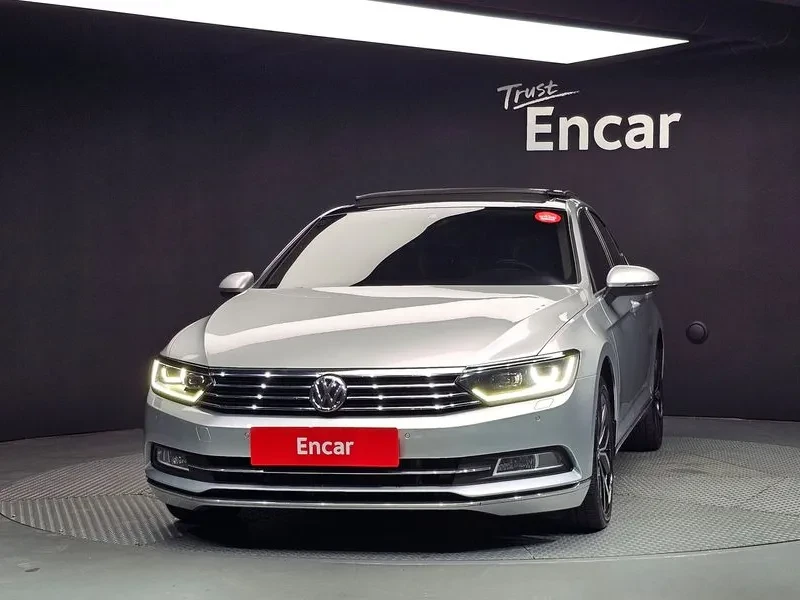 VW Passat 2.0 TDI PREMIUM, снимка 3 - Автомобили и джипове - 55298629