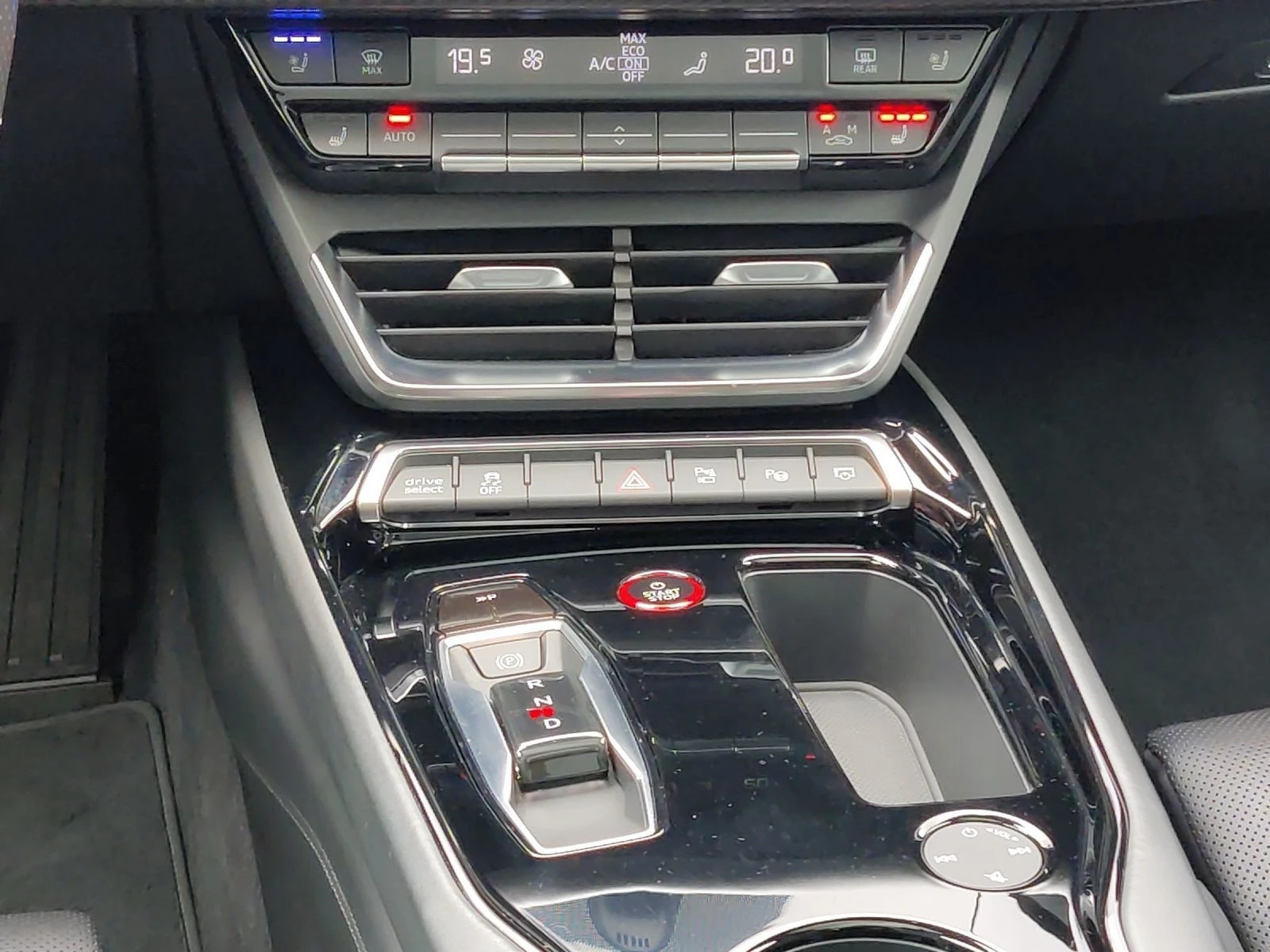 Audi E-Tron GT HUD/476HP/ASSI+ /MASSAGE/LUFT/B&O/684b | Mobile.bg   16