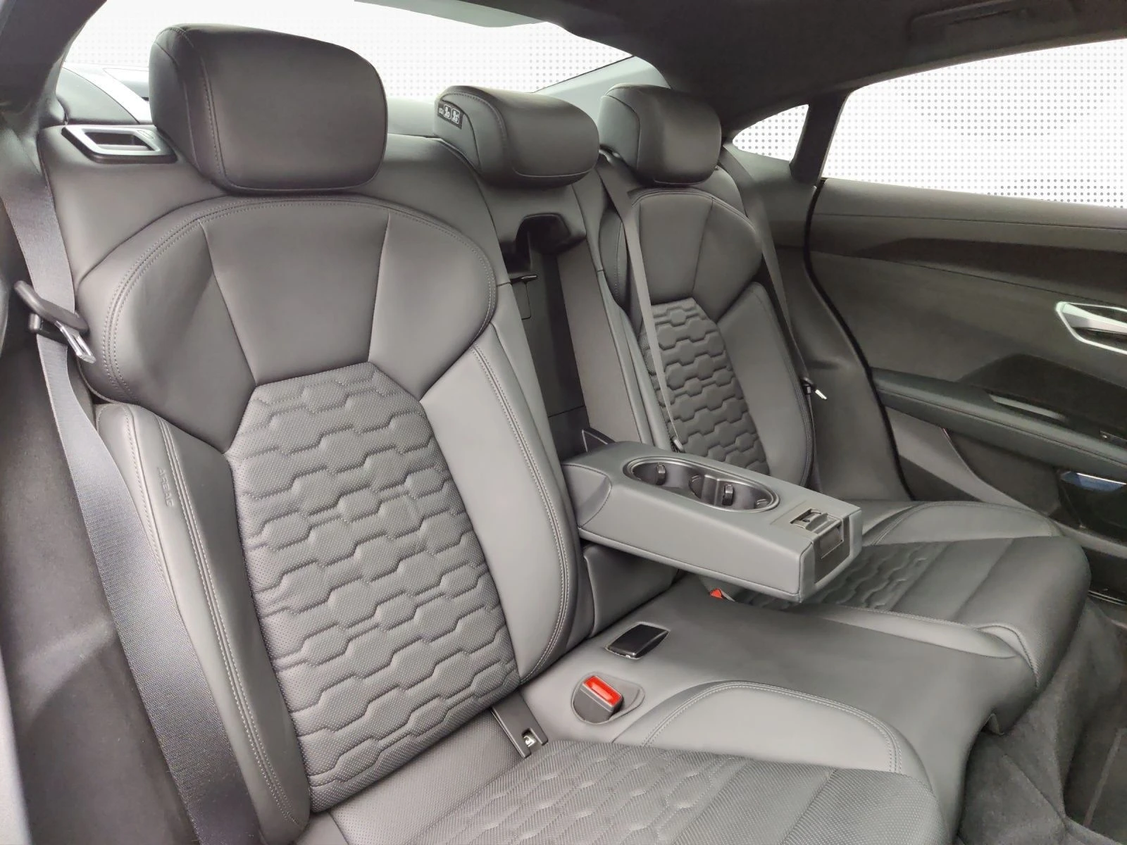 Audi E-Tron GT HUD/476HP/ASSI+ /MASSAGE/LUFT/B&O/684b | Mobile.bg   13