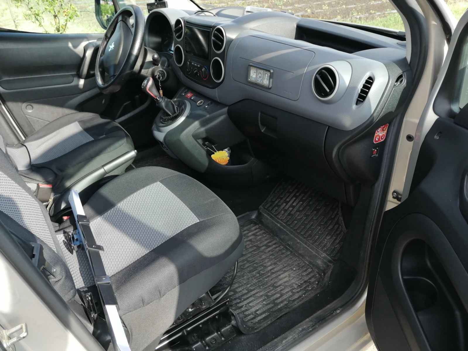 Peugeot Partner 1, 6 бензин/газ  - изображение 5