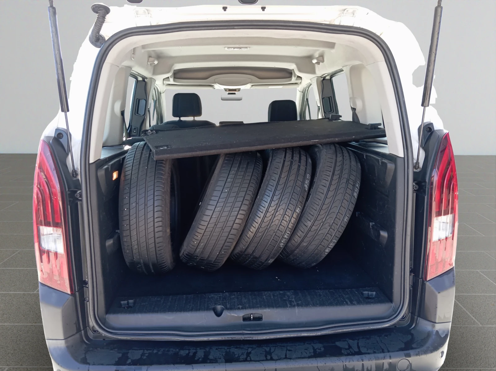 Peugeot Rifter Standard ALLURE 1.5 BlueHDI 102 BVM5 STT E6 | Mobile.bg � ����������� 13