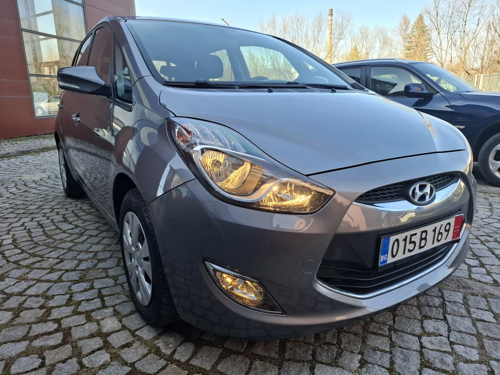 Hyundai Ix20 1.4CRDI-90к.с.ОТЛИЧНА* КЛИМАТРОНИК* ТЕМПОМАТ* , снимка 5 - Автомобили и джипове - 53801504