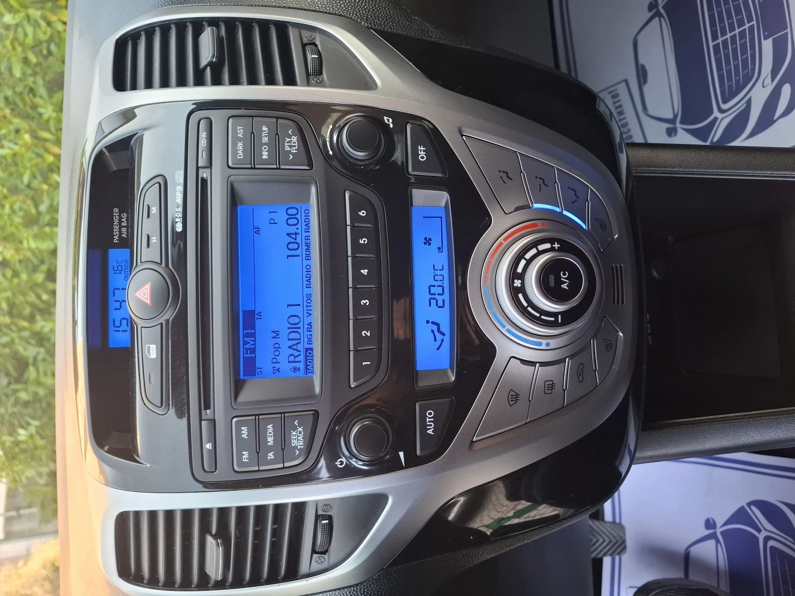 Hyundai Ix20 1.4CRDI-90к.с.ОТЛИЧНА* КЛИМАТРОНИК* ТЕМПОМАТ* , снимка 12 - Автомобили и джипове - 53801504