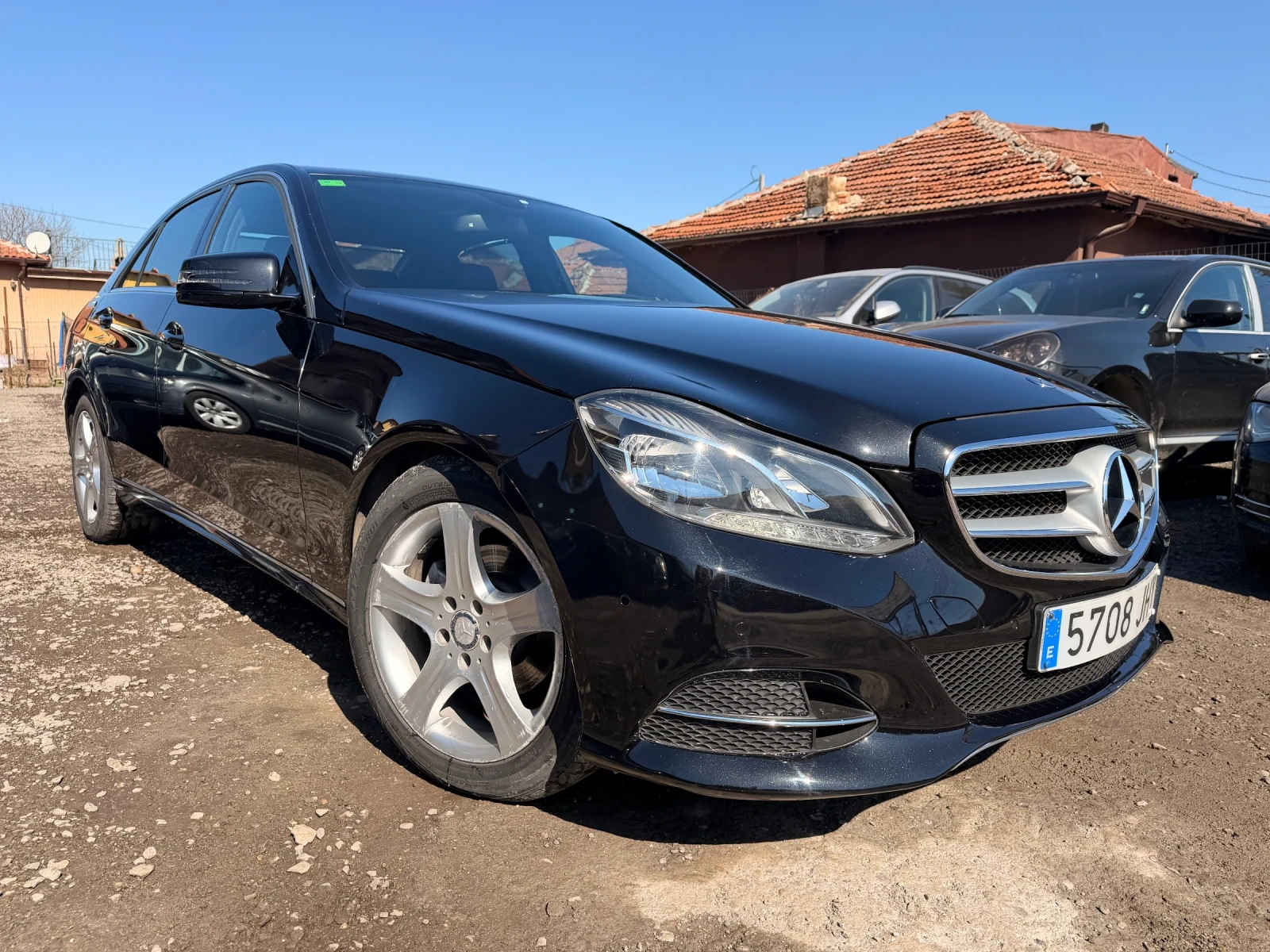 Mercedes-Benz E 220 246000км. Перфектен, снимка 3 - Автомобили и джипове - 53891036