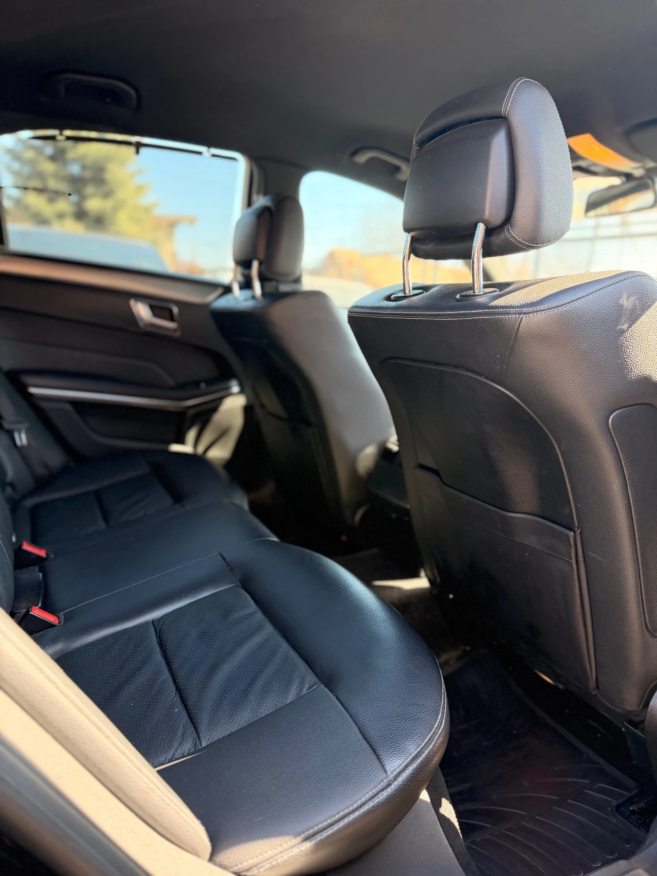 Mercedes-Benz E 220 246000км. Перфектен, снимка 12 - Автомобили и джипове - 53891036