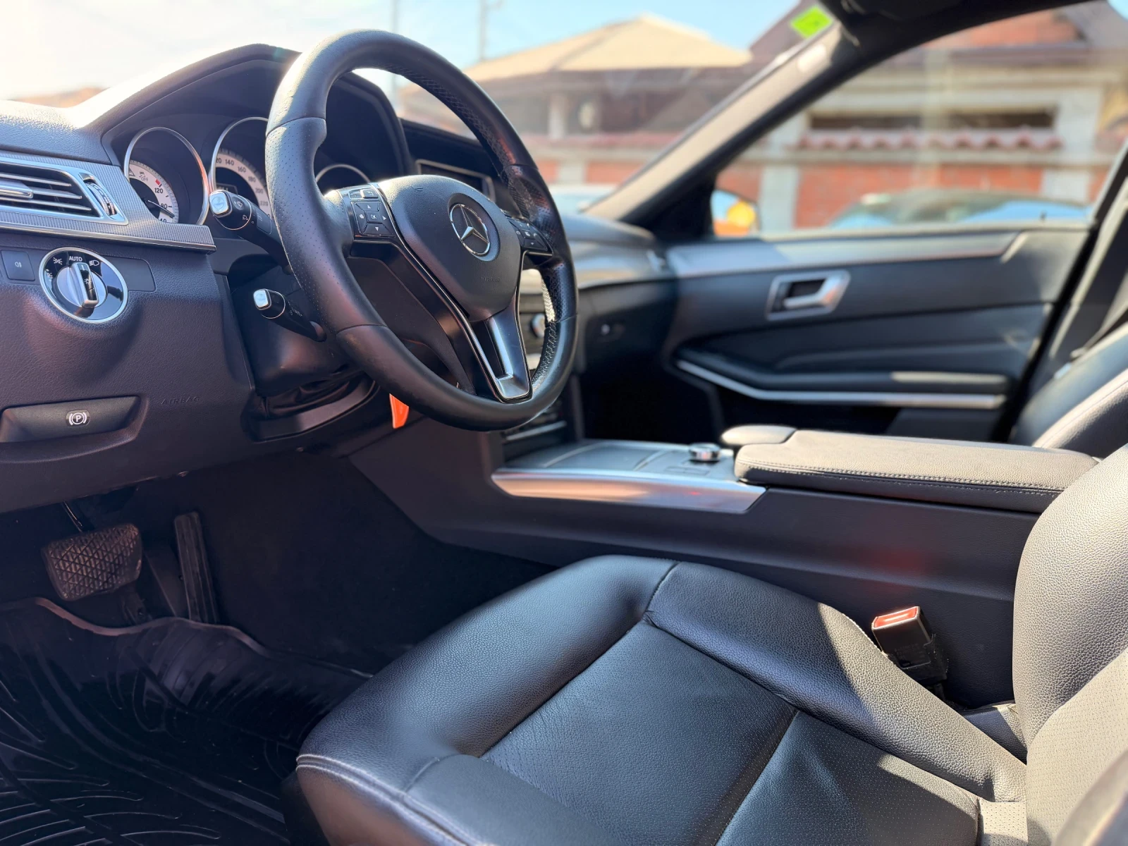 Mercedes-Benz E 220 246000км. Перфектен, снимка 7 - Автомобили и джипове - 53891036