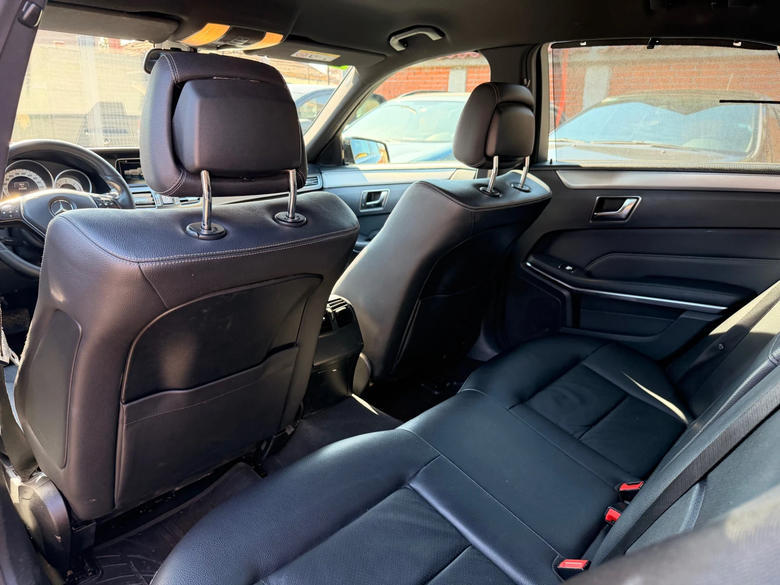 Mercedes-Benz E 220 246000км. Перфектен, снимка 8 - Автомобили и джипове - 53891036