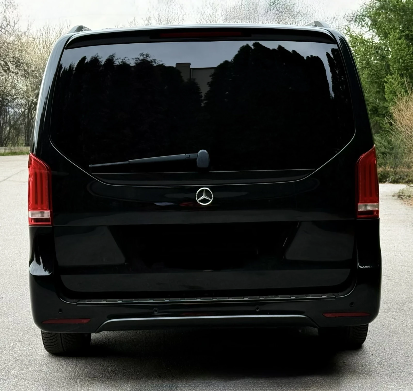 Mercedes-Benz V 300 4Matic/Long/AMG/Burmaster/360/Panorama, снимка 16 - Автомобили и джипове - 53918012