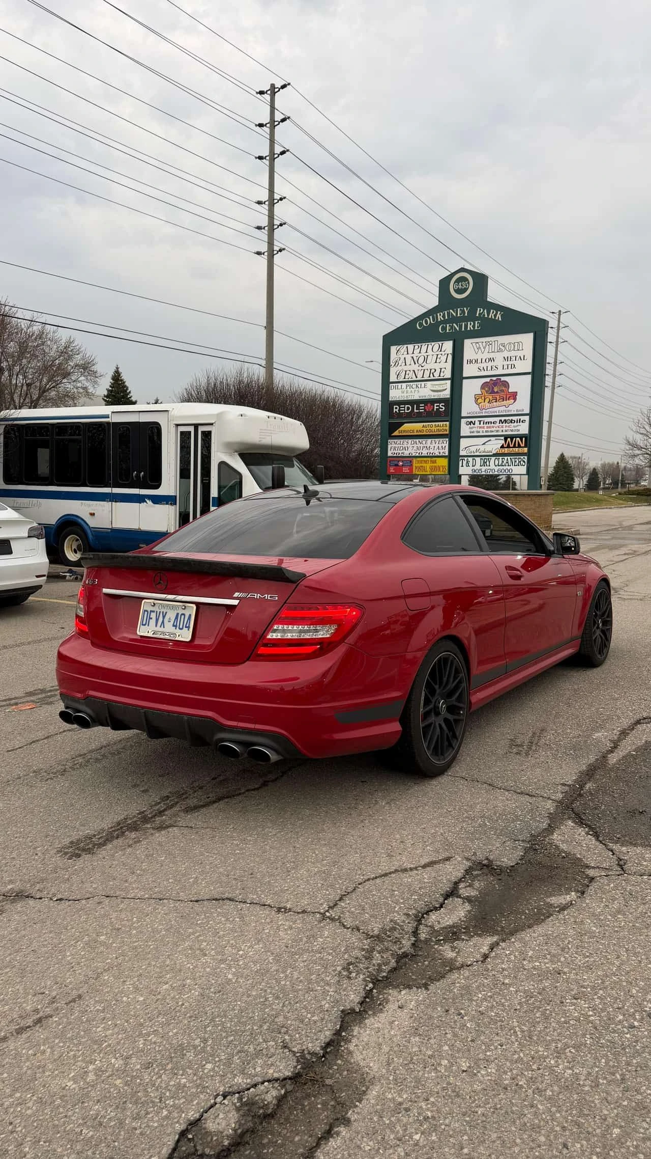 Mercedes-Benz C 63 AMG CARFAX, снимка 10 - Автомобили и джипове - 54138329