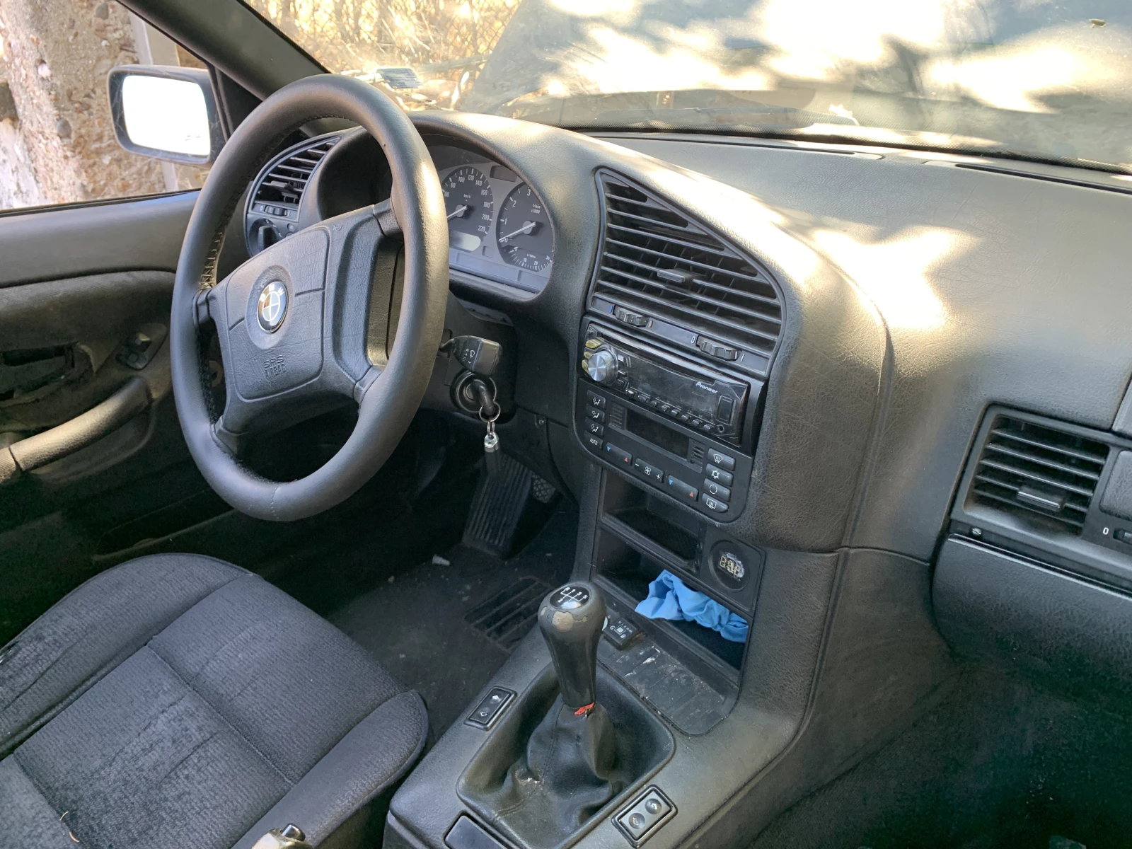 BMW 318 318i , снимка 7 - Автомобили и джипове - 54341379