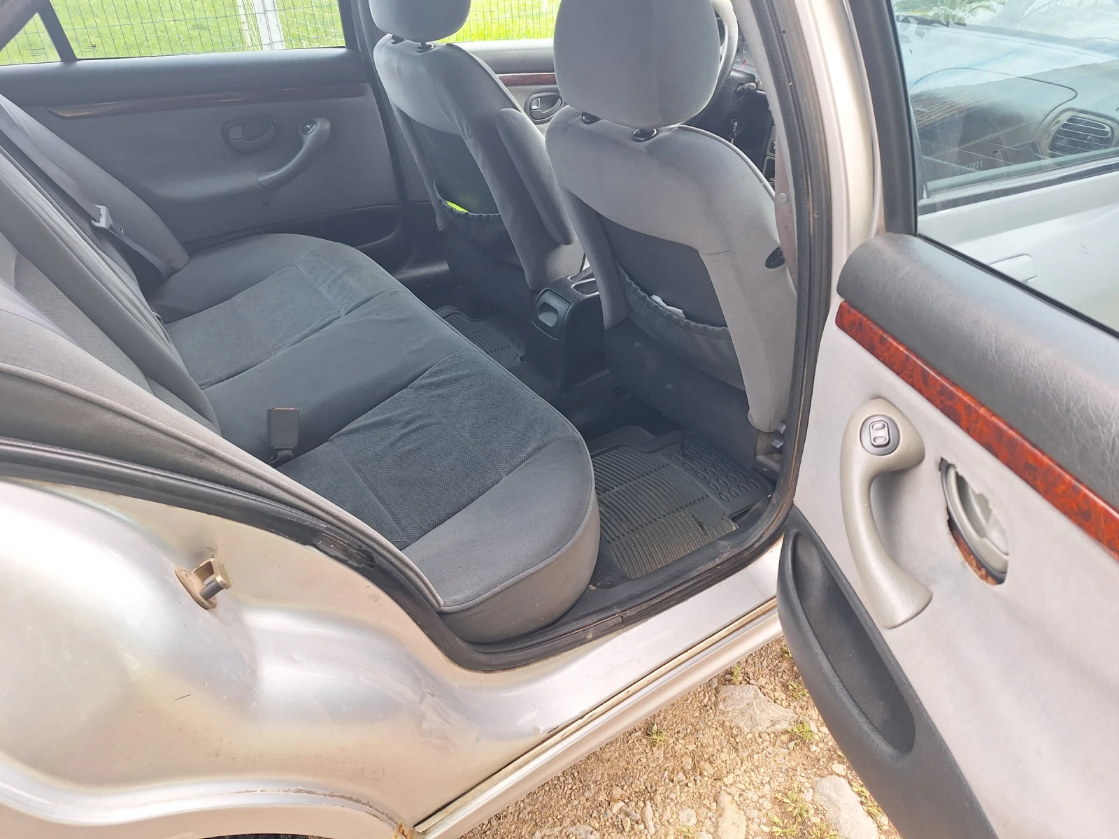 Peugeot 406 2.1 TD, снимка 8 - Автомобили и джипове - 54659651