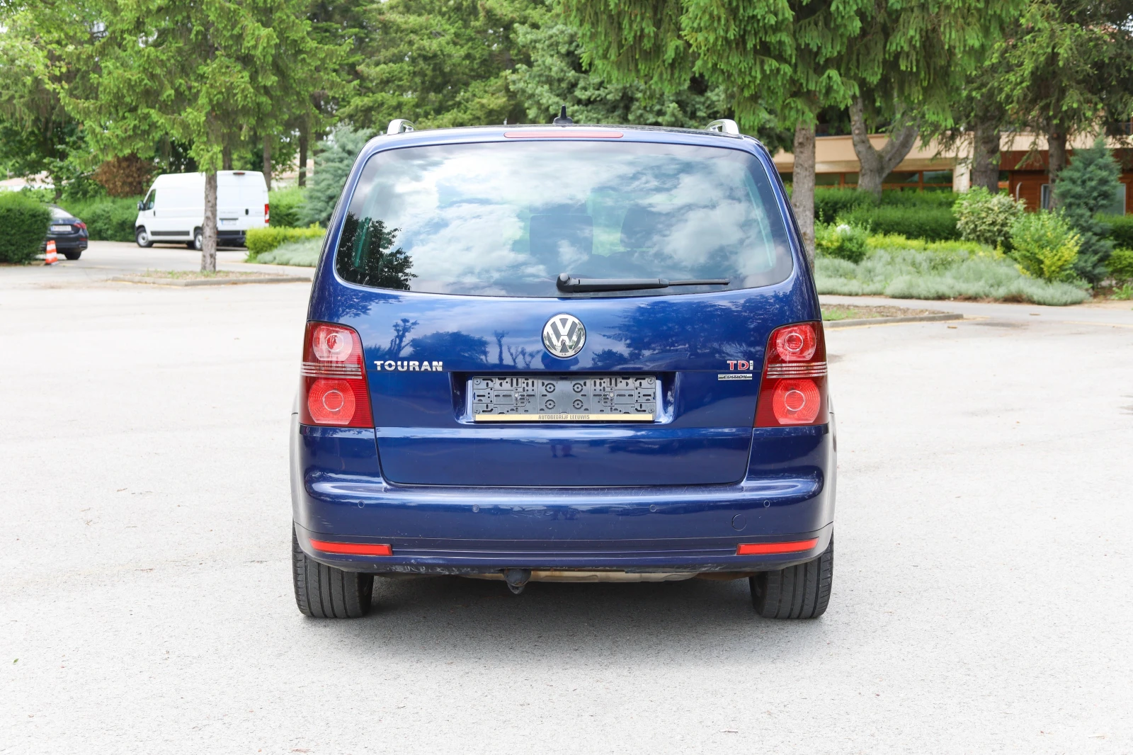 VW Touran R-Line Edition TDI, снимка 4 - Автомобили и джипове - 54708900
