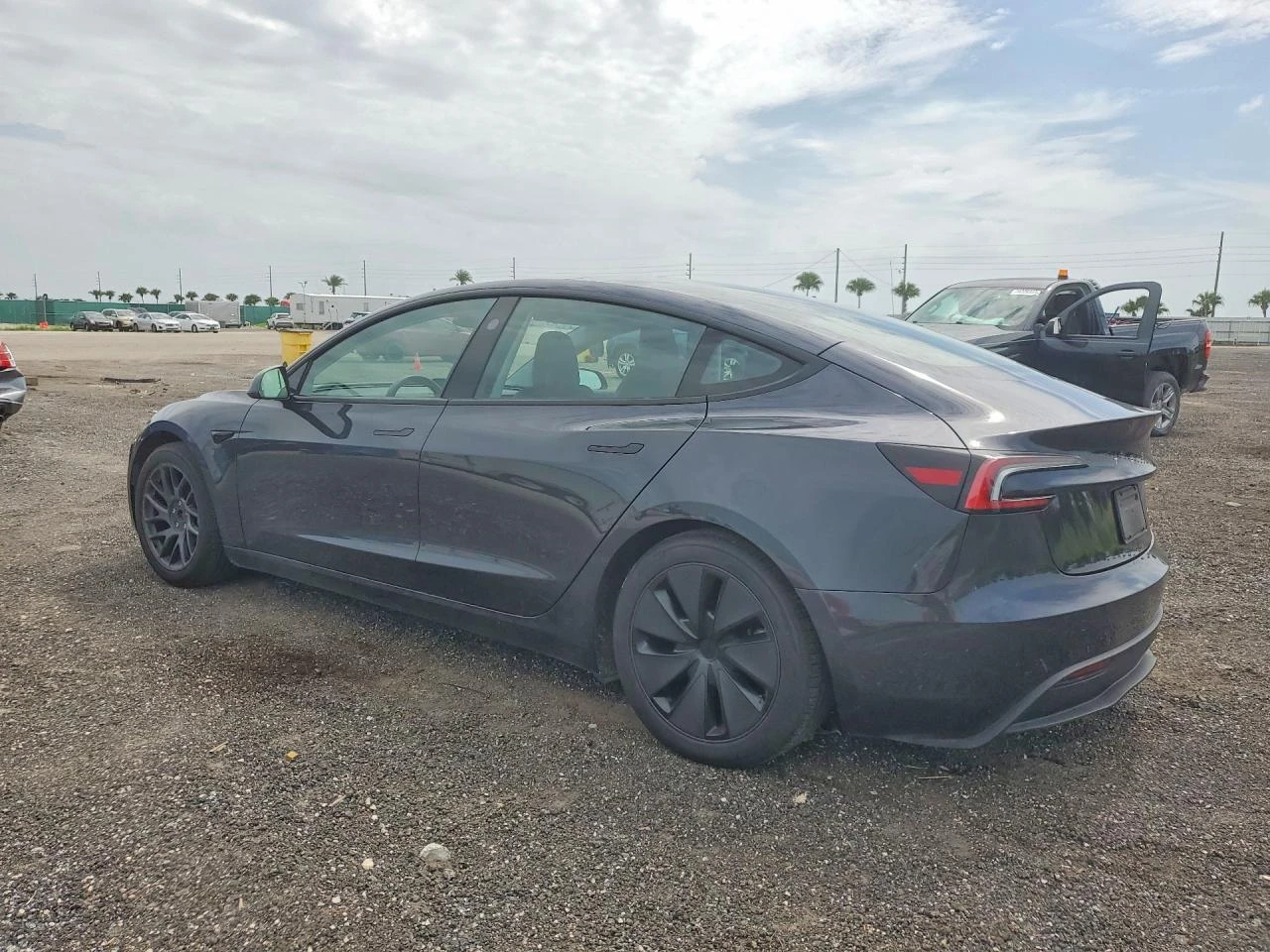Tesla Model 3 РЕАЛНИ КМ!* СЕРВИЗНА ИСТОРИЯ, снимка 3 - Автомобили и джипове - 54896613