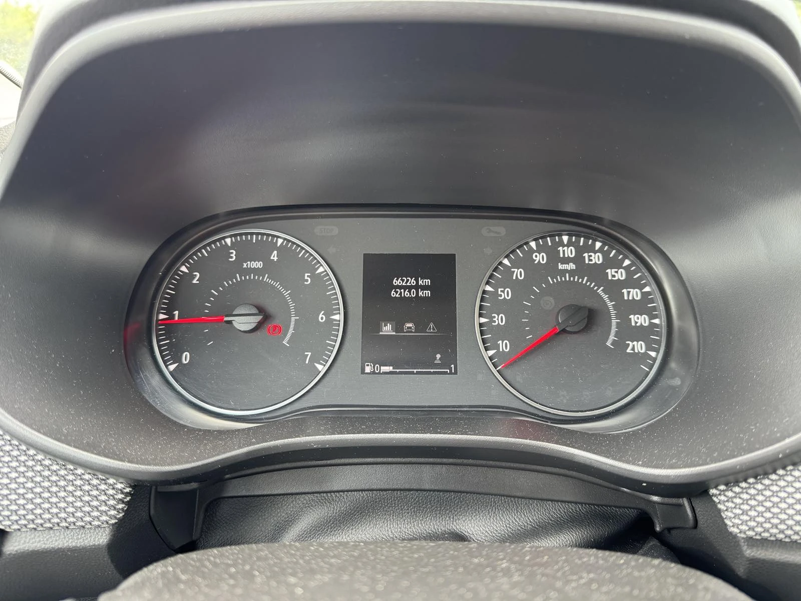 Dacia Sandero 1.0Tce STEPWAY, снимка 15 - Автомобили и джипове - 54999120
