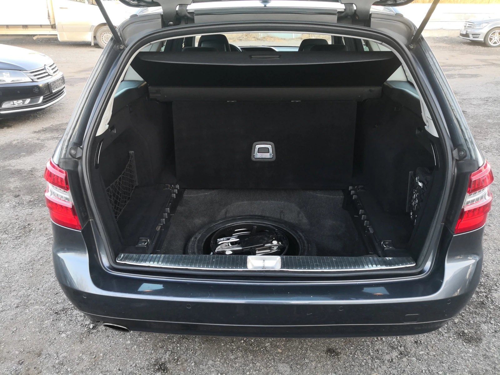 Mercedes-Benz E 200 i 184k.c. Elegance Евро 5, снимка 15 - Автомобили и джипове - 55024888