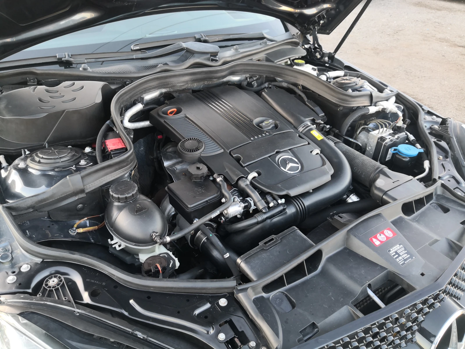 Mercedes-Benz E 200 i 184k.c. Elegance Евро 5, снимка 16 - Автомобили и джипове - 55024888