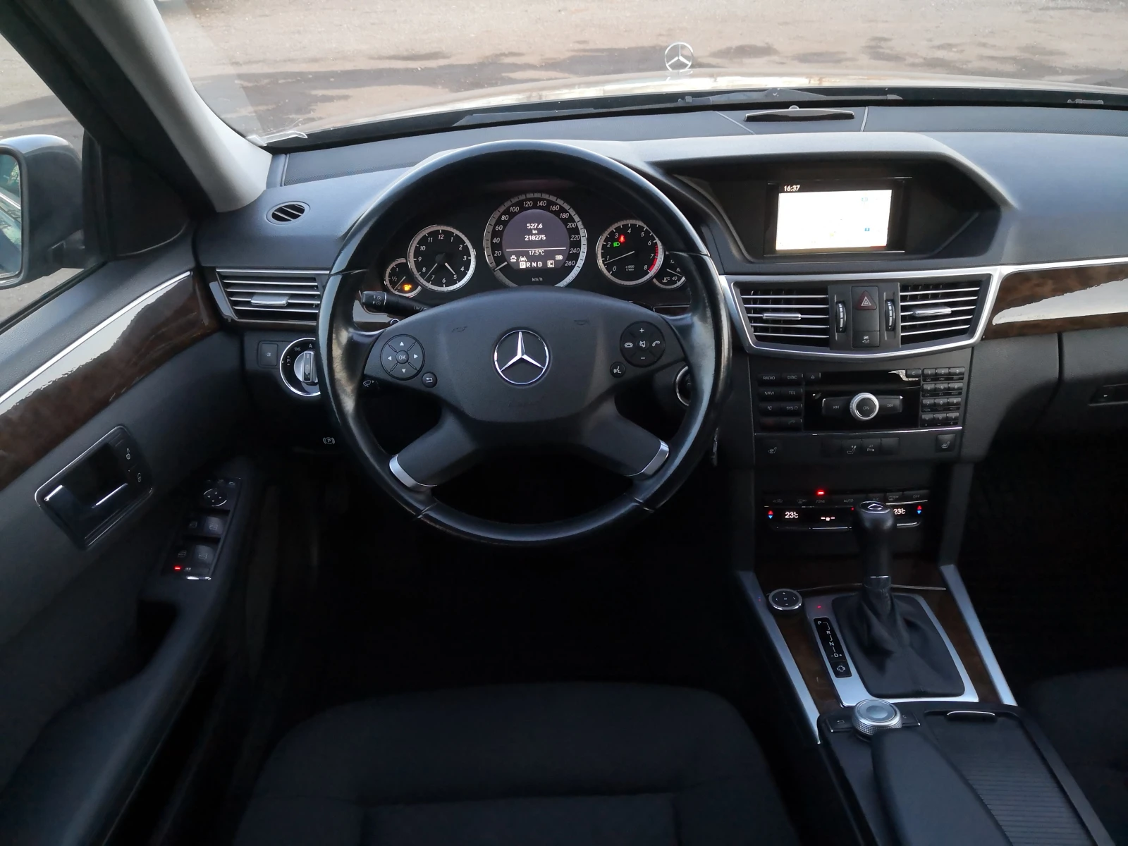 Mercedes-Benz E 200 i 184k.c. Elegance Евро 5, снимка 6 - Автомобили и джипове - 55024888
