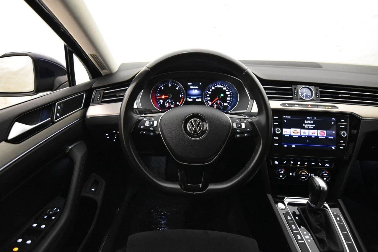 VW Passat 2.0TDi 190k.c  R-Line , снимка 5 - Автомобили и джипове - 55283412