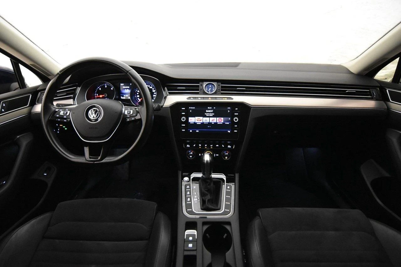 VW Passat 2.0TDi 190k.c  R-Line , снимка 6 - Автомобили и джипове - 55283412