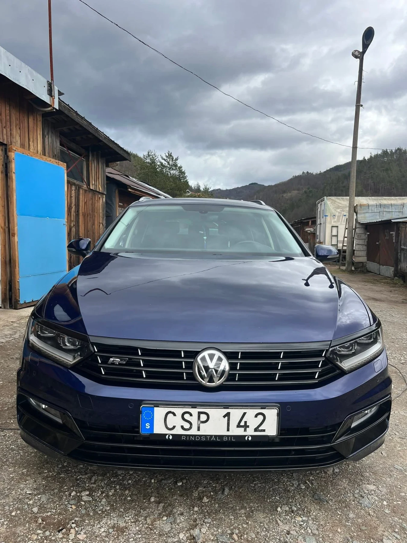 VW Passat 2.0TDi 190k.c  R-Line , снимка 2 - Автомобили и джипове - 55283412
