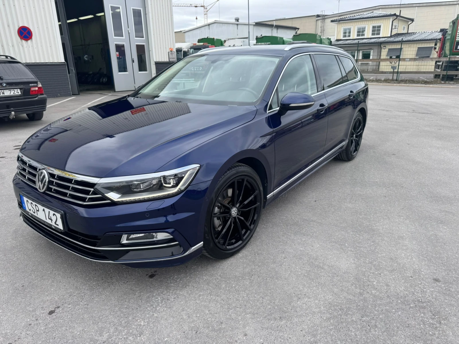 VW Passat 2.0TDi 190k.c  R-Line , снимка 9 - Автомобили и джипове - 55283412