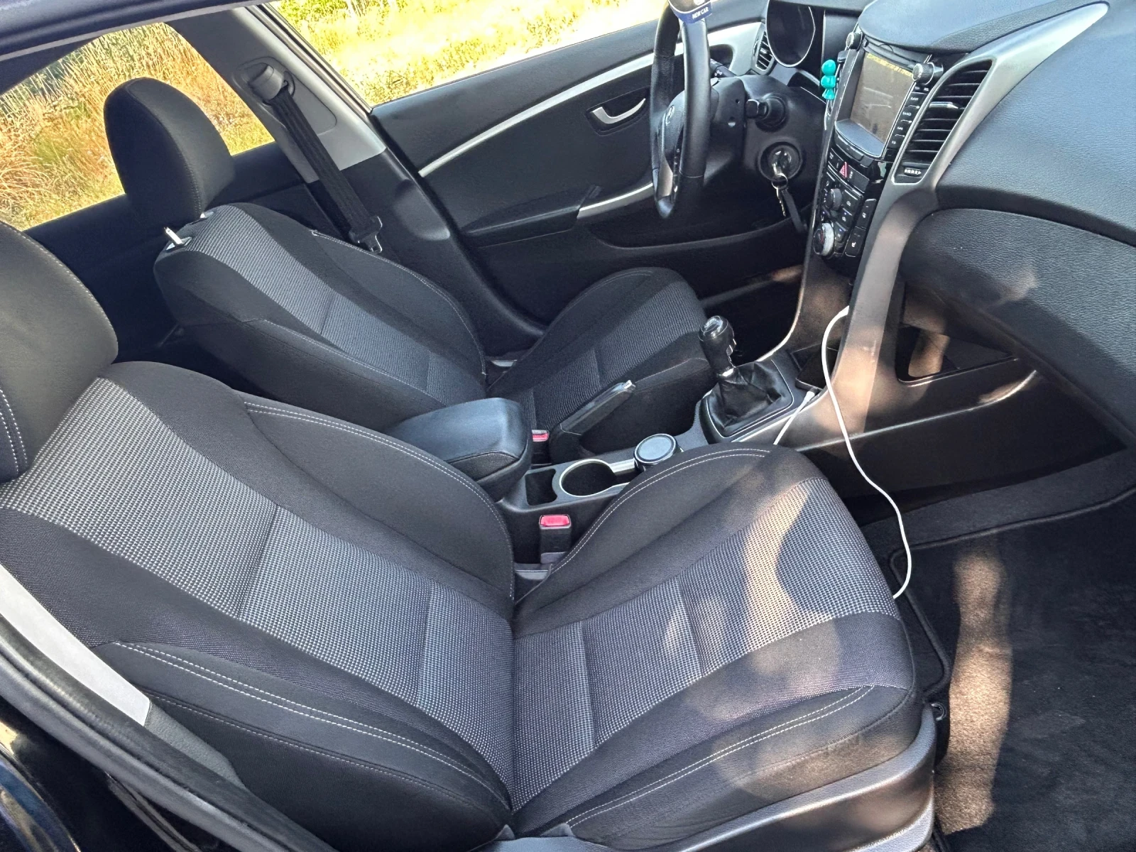 Hyundai I30 1.6 CRDI. NAVI, снимка 10 - Автомобили и джипове - 55328096
