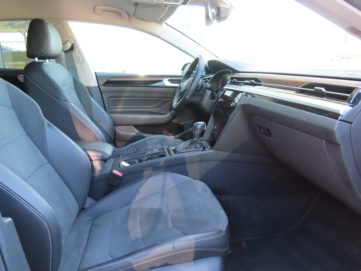 VW Arteon, снимка 6 - Автомобили и джипове - 56421271