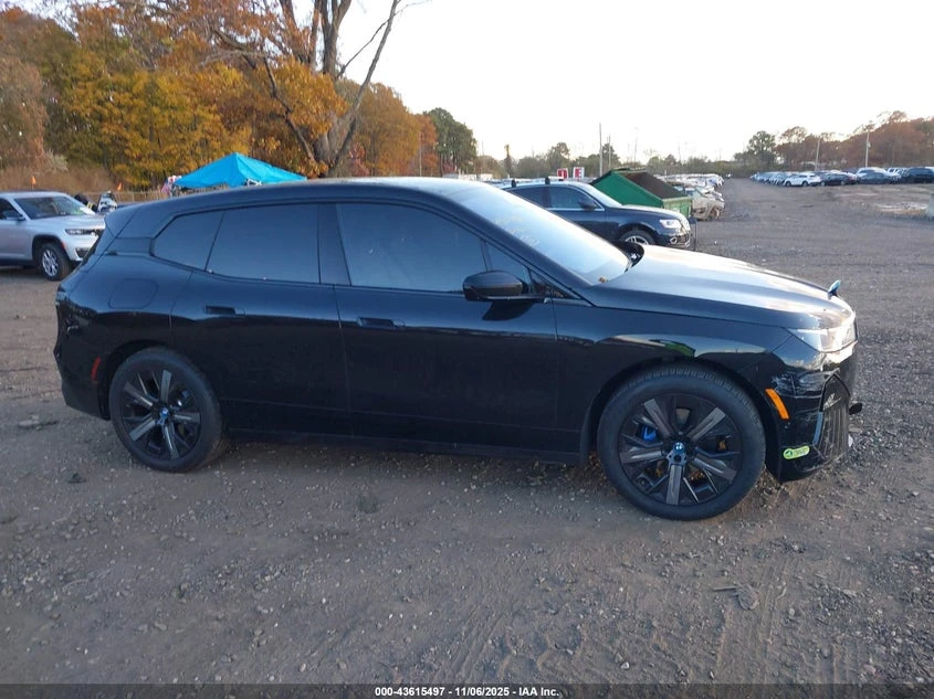 BMW iX xDrive50, снимка 13 - Автомобили и джипове - 56424399
