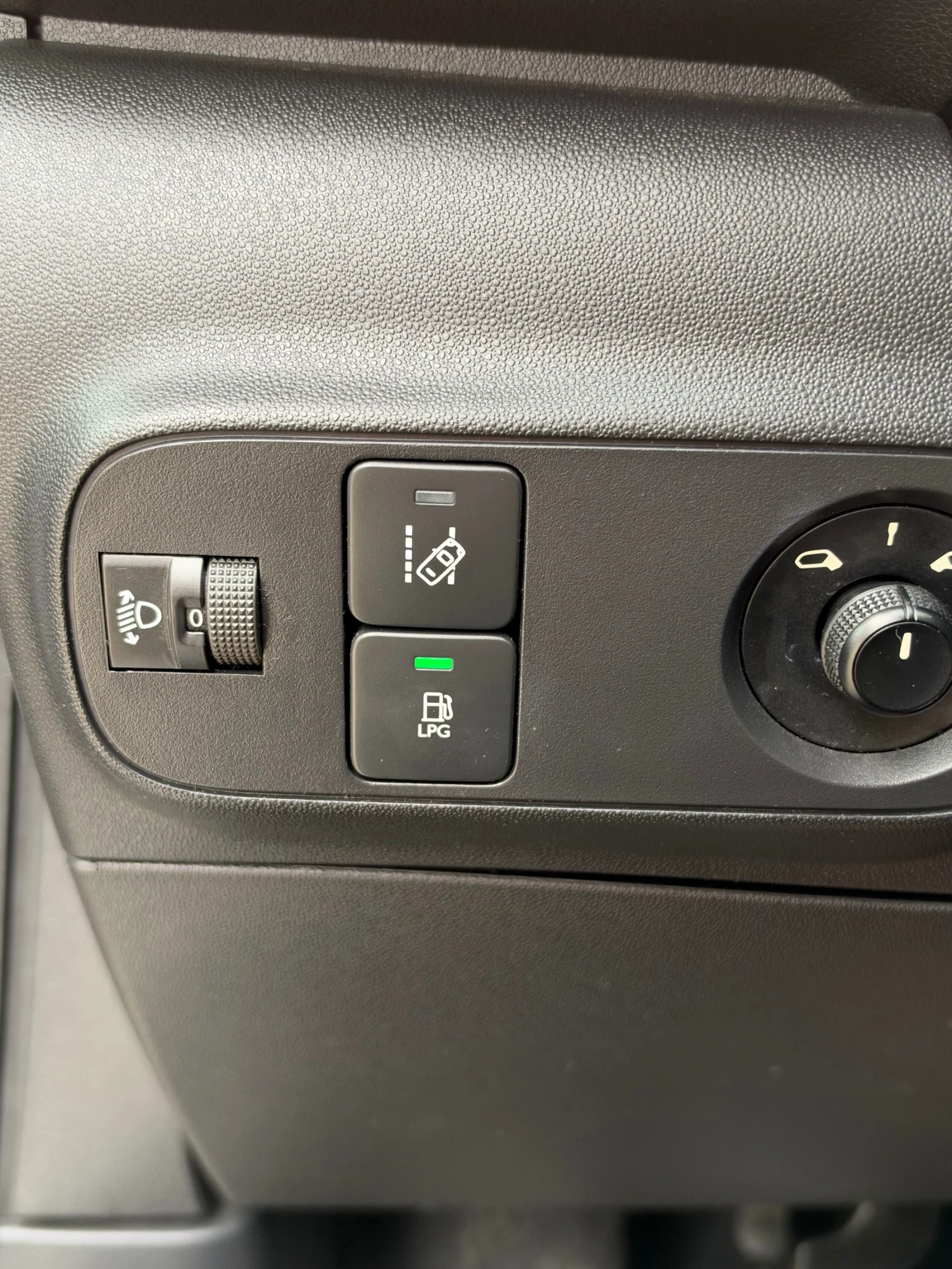 Citroen C3 BENZIN/GAS, снимка 16 - Автомобили и джипове - 56711887