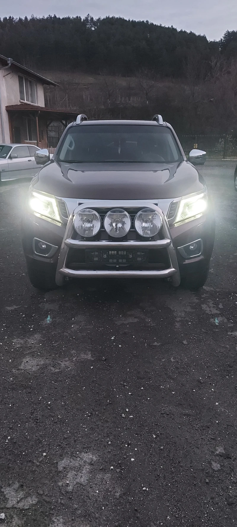 Nissan Navara, снимка 2 - Автомобили и джипове - 48444359